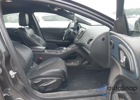 2015 Chrysler 200 S z USA, uszkodzony, nr VIN 1C3CCCBBXFN752437